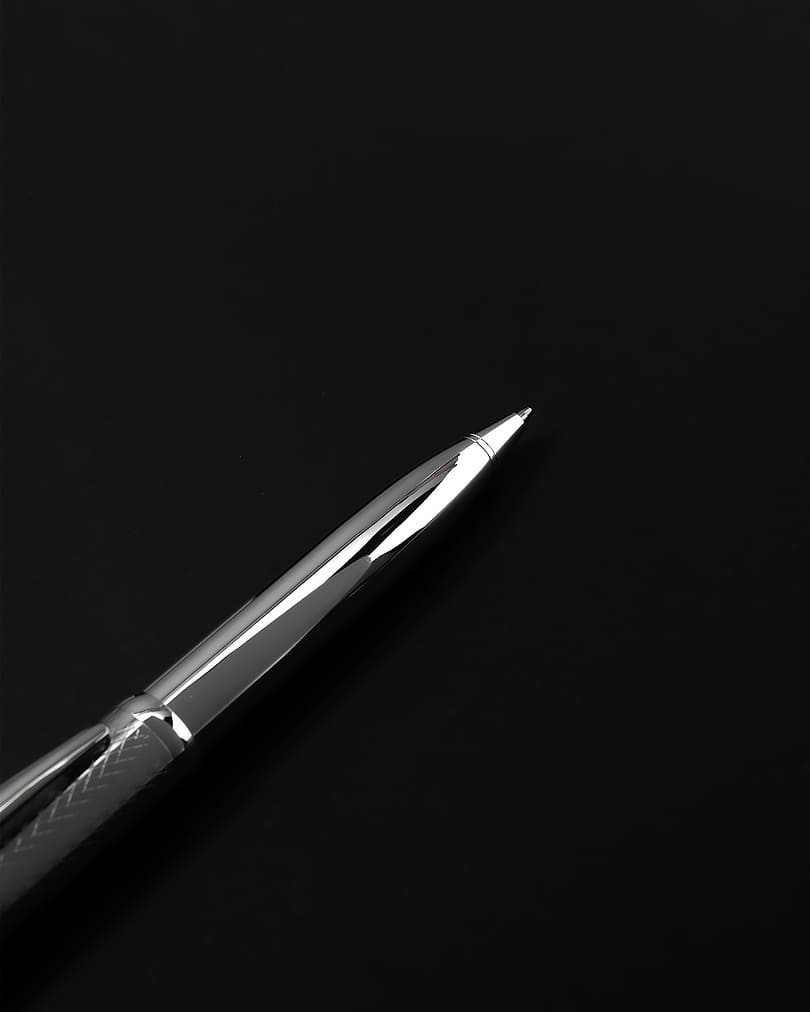 قلم رجالي فضي منقوش فاخر معدني