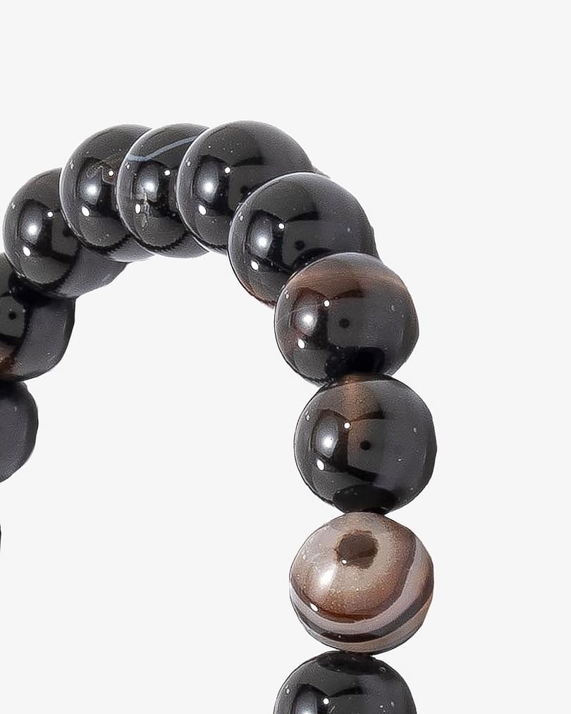 سوار معصم عقيق أسود بعروق