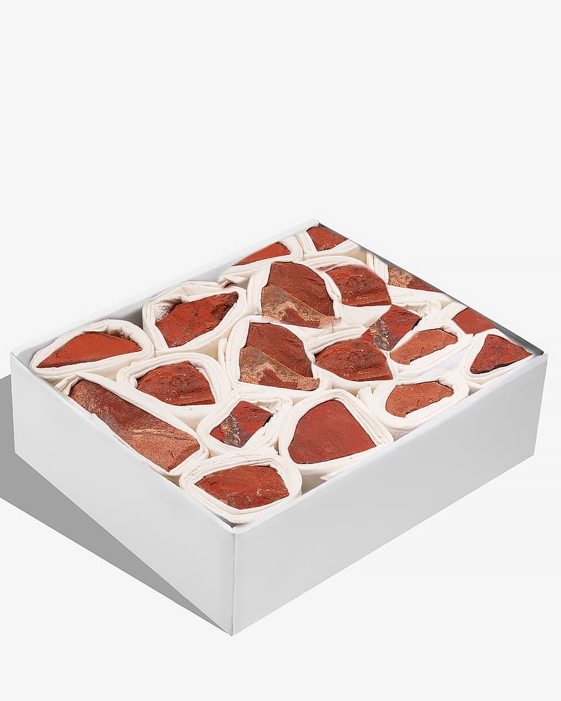 حجر يشب أحمر خام طبيعي