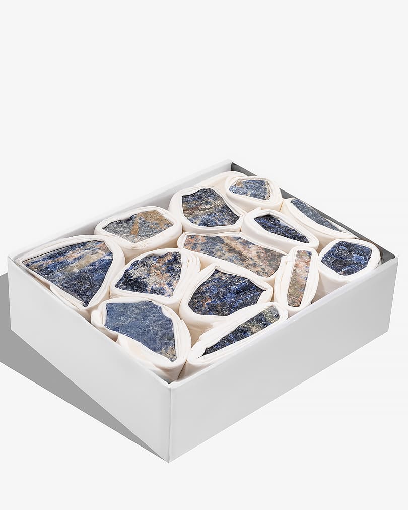 حجر سوداليت أزرق طبيعي خام أصلي