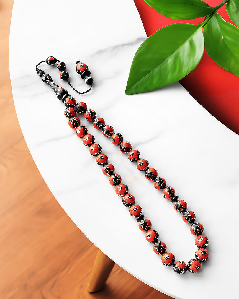 سبحة كوك طبيعي مزين بالفضة ومرجان