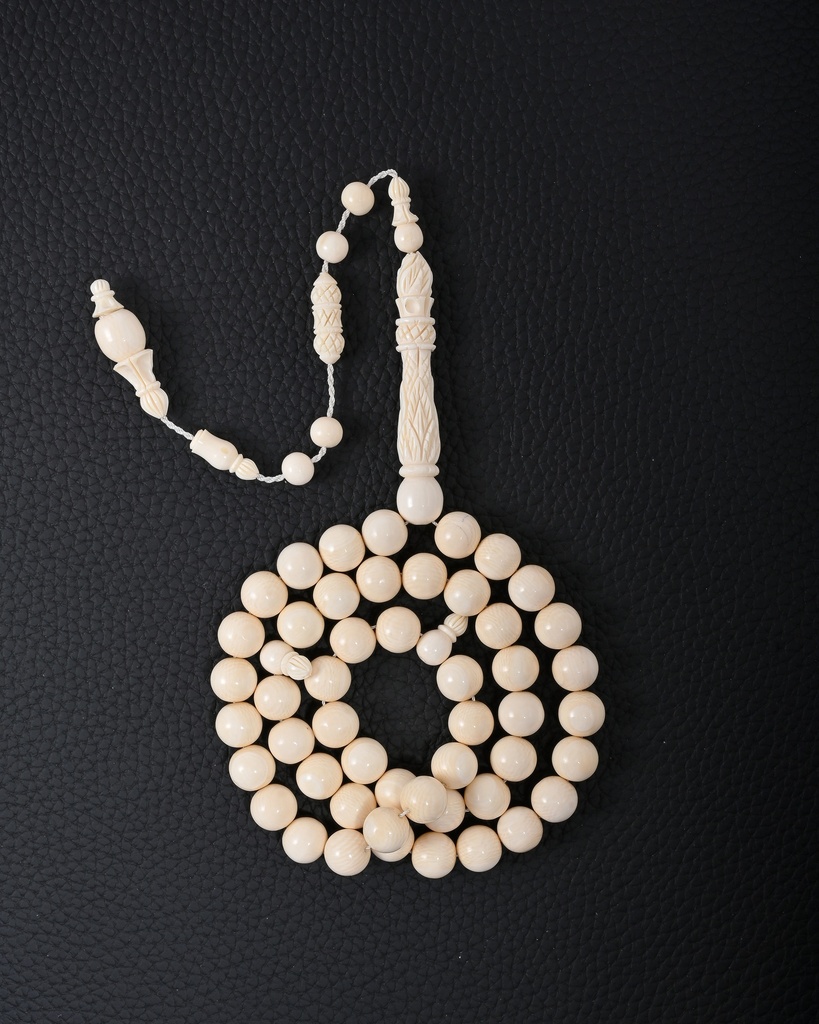 نقاء الطبيعة في كل خرزة من عاج ناب الفيل