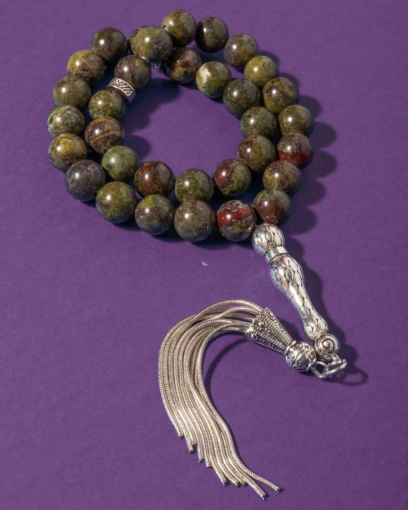 سبحة فاخرة حجر دراقون بلود طبيعي