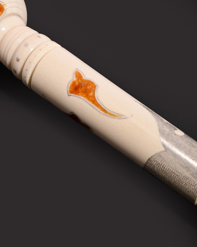 عكاز عاج الفيل وكهرمان ملكي