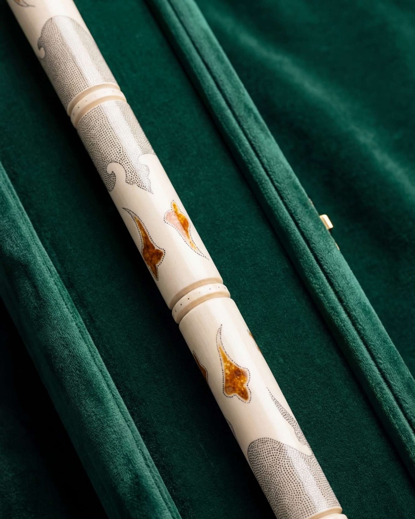 عكاز عاج الفيل وكهرمان ملكي