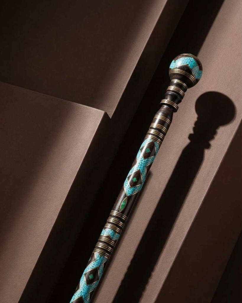 عصا عكاز ايبانوس منقوش شبيه الملاكيت والفيروز