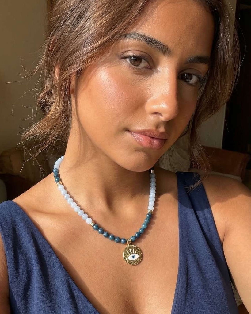 عقد حجر الزبرجد الفاخر