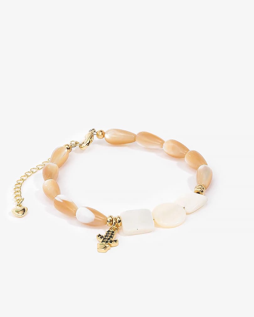 سوار أنيق بتصميم عصري يعكس جمال الطبيعة