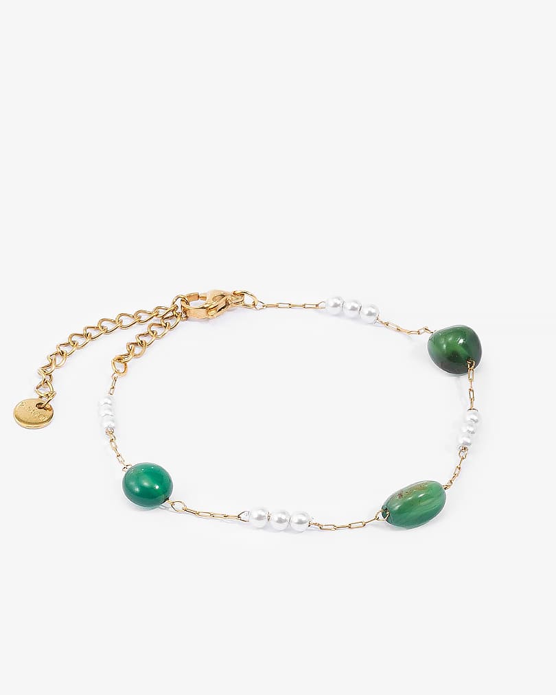 سوار أنيقة بتصميم فاخر من الأحجار الخضراء واللؤلؤ الطبيعي