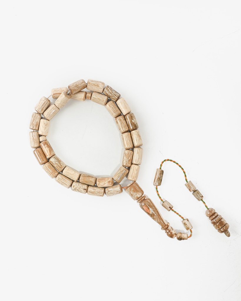 سبحة نادرة  يسر عسلي طبيعي